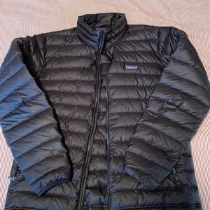 Men’s Patagonia black down jacket